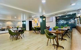 Olive Service Apartments - City Centre Noida